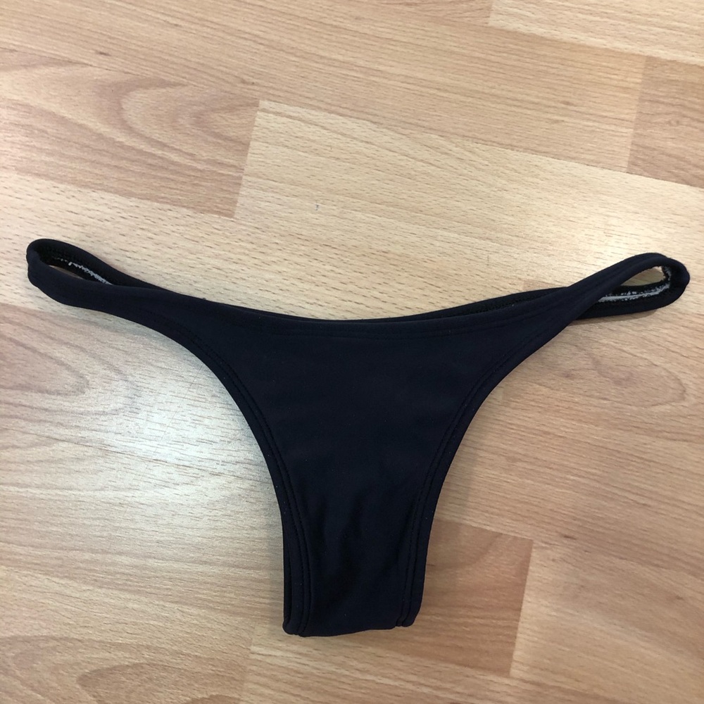 San Lorenzo black cheeky bottoms (small)